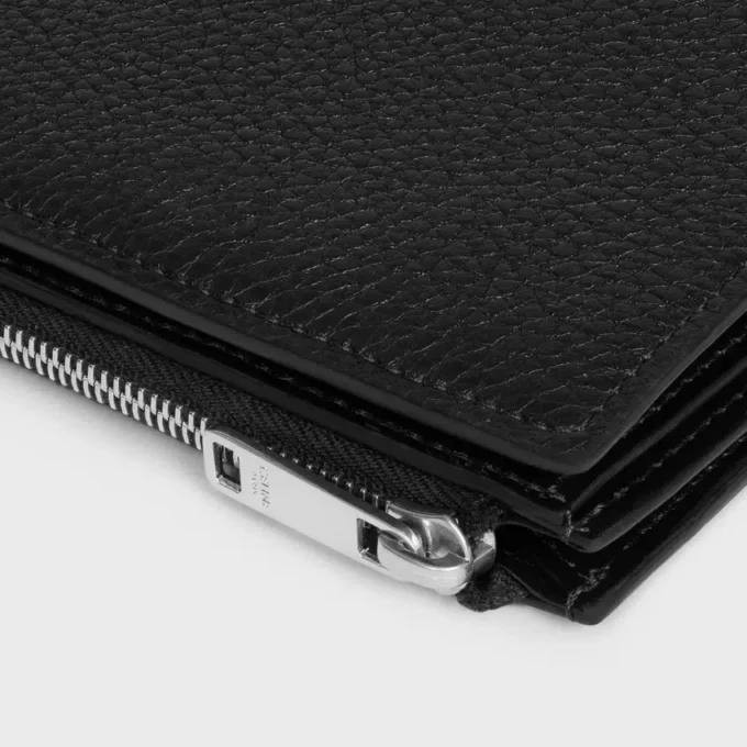 Cartera compacta en piel de becerro granulada Cartera compacta en piel de becerro granulada