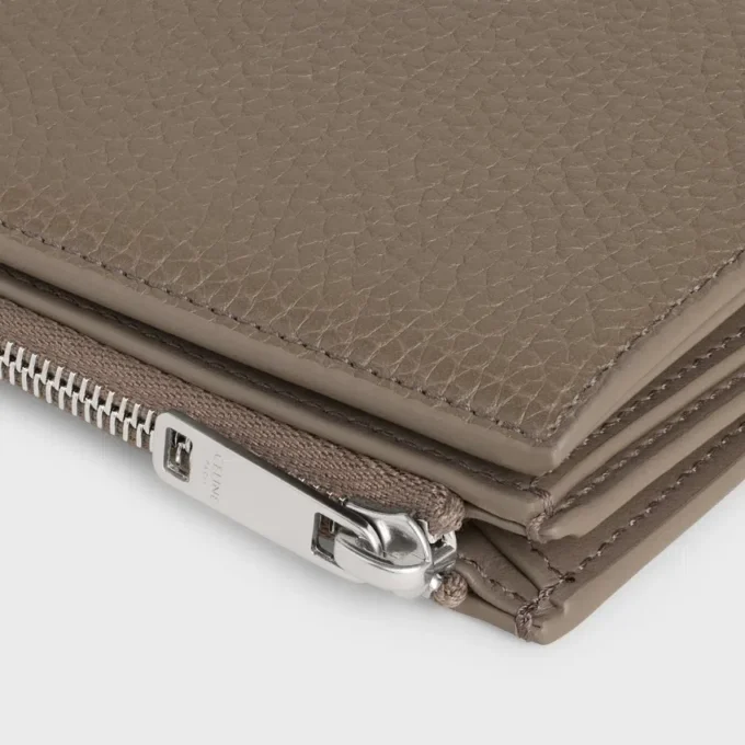 Cartera compacta en piel de becerro granulada