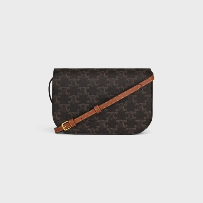 Cartera Duo con correa en Triomphe Canvas y piel de becerro Cartera Duo con correa en Triomphe Canvas y piel de becerro