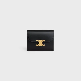 Cartera pequeña con solapa Triomphe en piel de becerro brillante