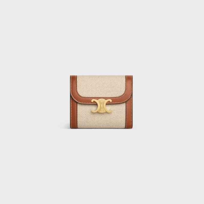 Cartera pequeña con solapa Triomphe en tejido y piel de becerro Cartera pequeña con solapa Triomphe en tejido y piel de becerro