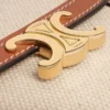 Cartera pequeña con solapa Triomphe en tejido y piel de becerro Cartera pequeña con solapa Triomphe en tejido y piel de becerro