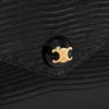 Cartera tipo sobre con cadena en piel de lagarto