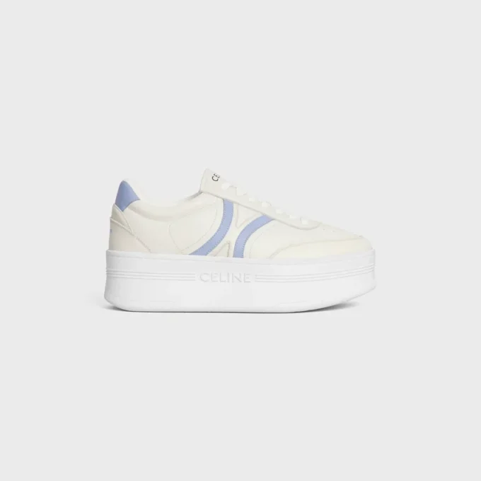 CELINE – Zapatillas con suela de cuña y detalle Triomphe en la parte trasera, en piel de becerro CELINE – Zapatillas con suela de cuña y detalle Triomphe en la parte trasera, en piel de becerro
