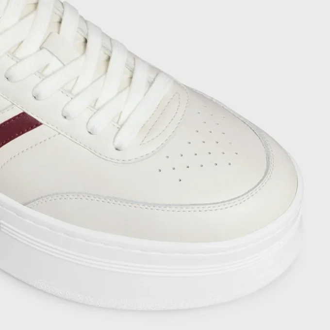 CELINE – Zapatillas con suela de cuña y detalle Triomphe en la parte trasera, en piel de becerro