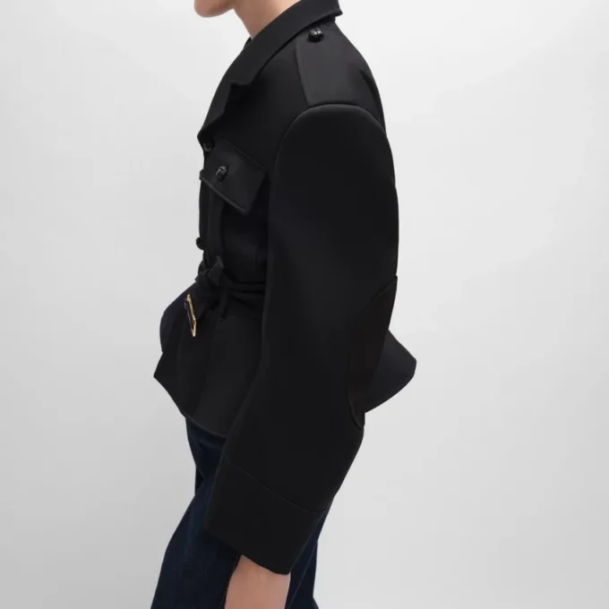 Chaqueta con peplum de gabardina de lana Chaqueta con peplum de gabardina de lana