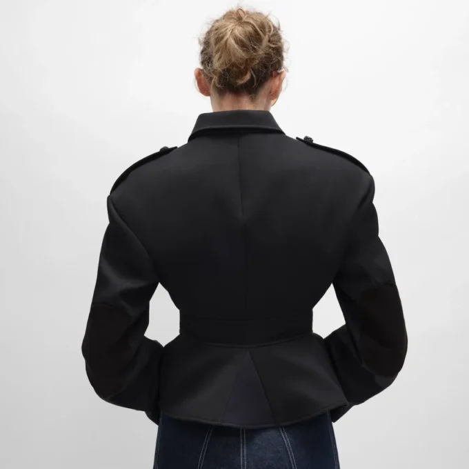 Chaqueta con peplum de gabardina de lana Chaqueta con peplum de gabardina de lana