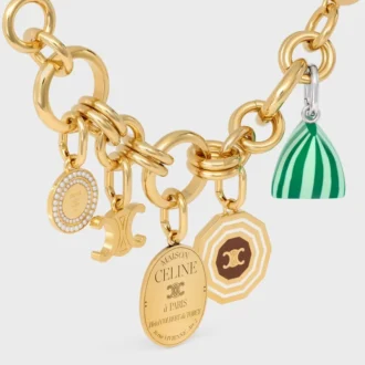 Charms Medalla de perlas en resina y latón con acabado dorado
