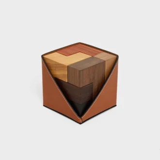 Cubo de rompecabezas en madera y estuche de piel de becerro natural