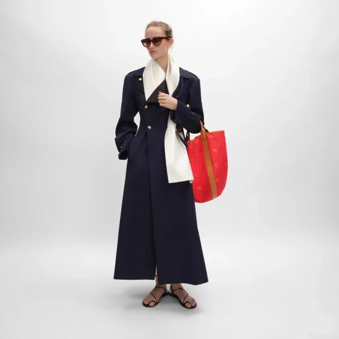 Gabardina tipo esmoquin en gabardina de algodón y lana Gabardina tipo esmoquin en gabardina de algodón y lana