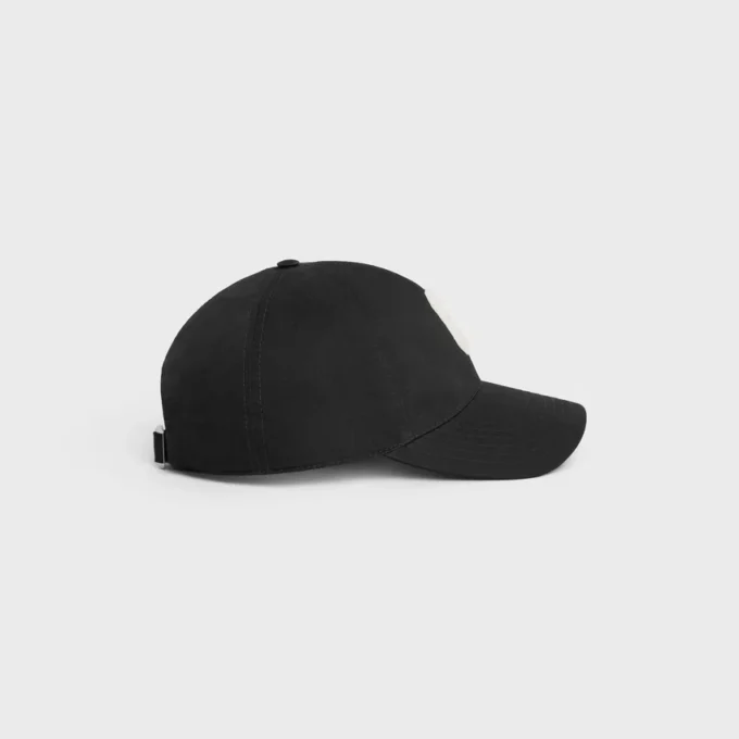 Gorra de béisbol con inicial en algodón