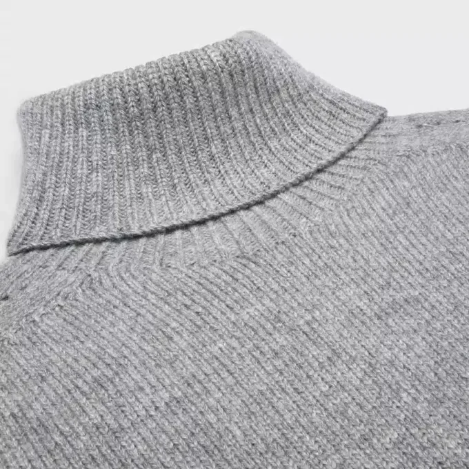 Jersey de cuello alto de cachemira sin costuras