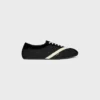 Las zapatillas planas en grosgrain, terciopelo, piel de becerro y piel de cordero