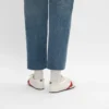 Las zapatillas planas en grosgrain, terciopelo, ante de cabra y piel de cordero