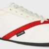Las zapatillas planas en grosgrain, terciopelo, ante de cabra y piel de cordero