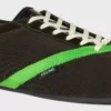 Las zapatillas planas en grosgrain, terciopelo, ante de cabra y piel de cordero
