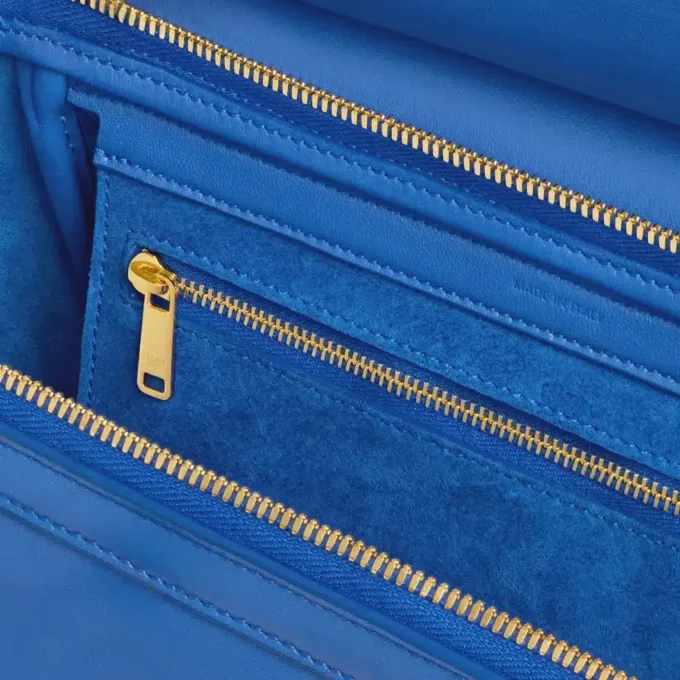 Luggage pequeño de piel de cordero flexible y brillante Luggage pequeño de piel de cordero flexible y brillante