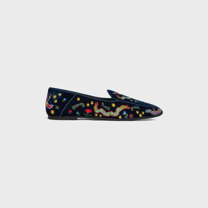 Mocasines Aura en terciopelo bordado estilo universitario