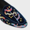 Mocasines Aura en terciopelo bordado estilo universitario