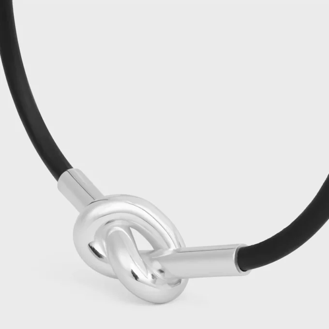 Pulsera con nudo en piel de becerro y latón con acabado de rodio Pulsera con nudo en piel de becerro y latón con acabado de rodio