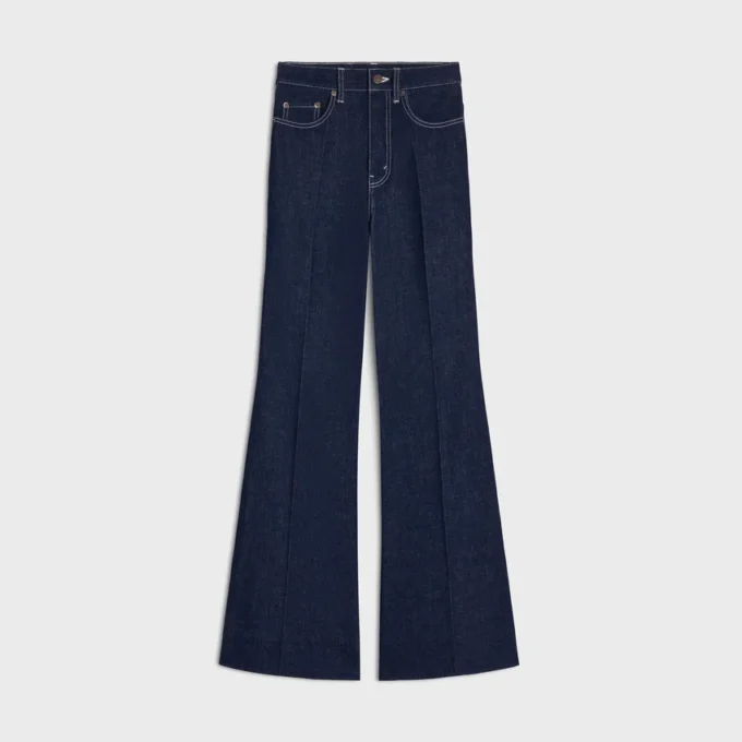 Vaqueros acampanados 003 en denim índigo ligero