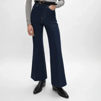 Vaqueros acampanados 003 en denim índigo ligero