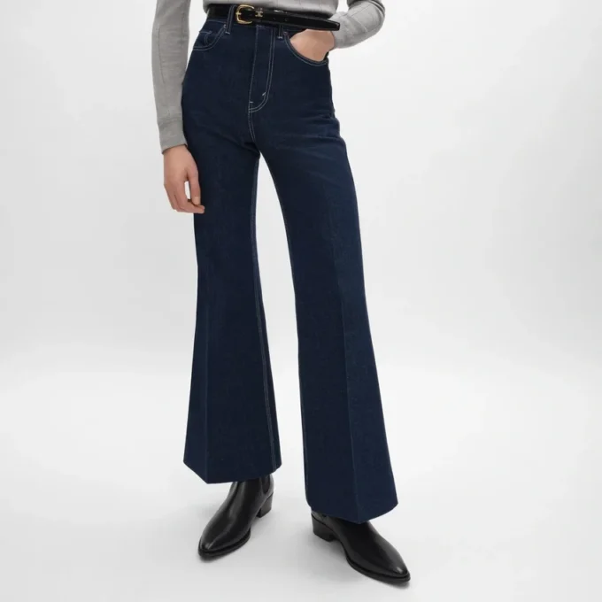 Vaqueros acampanados 003 en denim índigo ligero