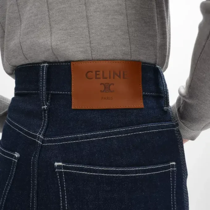 Vaqueros acampanados 003 en denim índigo ligero