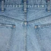 Vaqueros Jolene en denim lavado azul dorado