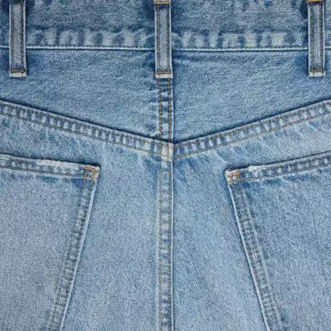 Vaqueros Jolene en denim lavado azul dorado