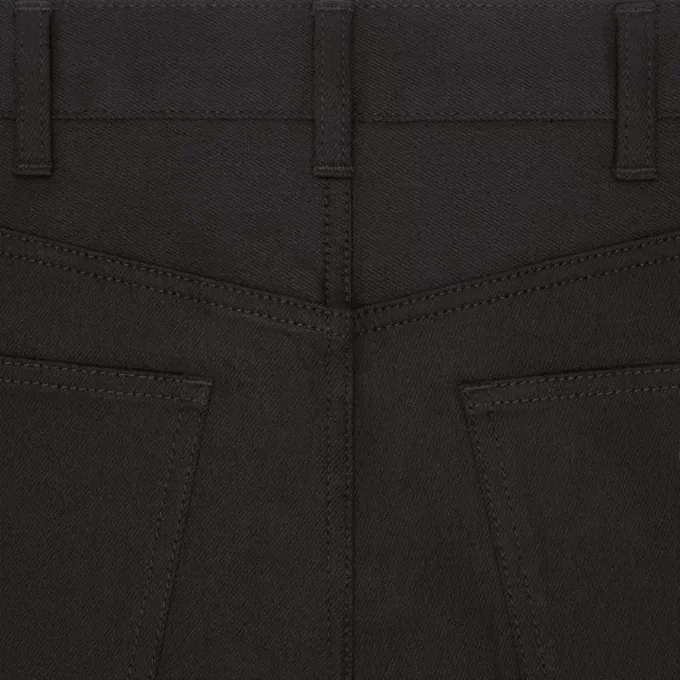 Vaqueros pitillo en denim negro puro vintage
