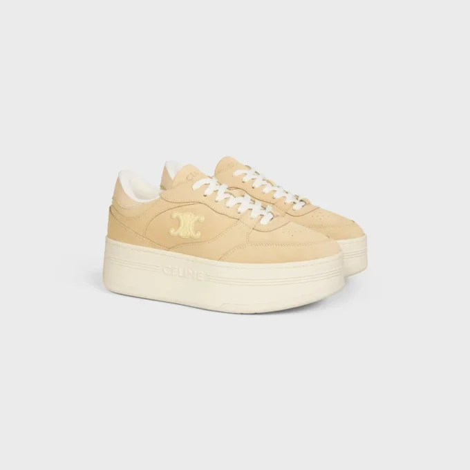 Zapatilla con cuña de bloque en ante de becerro y piel de becerro