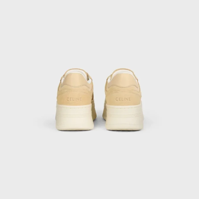 Zapatilla con cuña de bloque en ante de becerro y piel de becerro